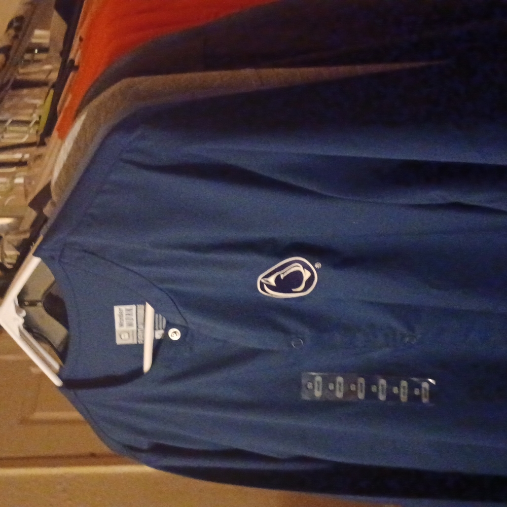 Men or women's NFL Logo Comfort Fashion Fit top